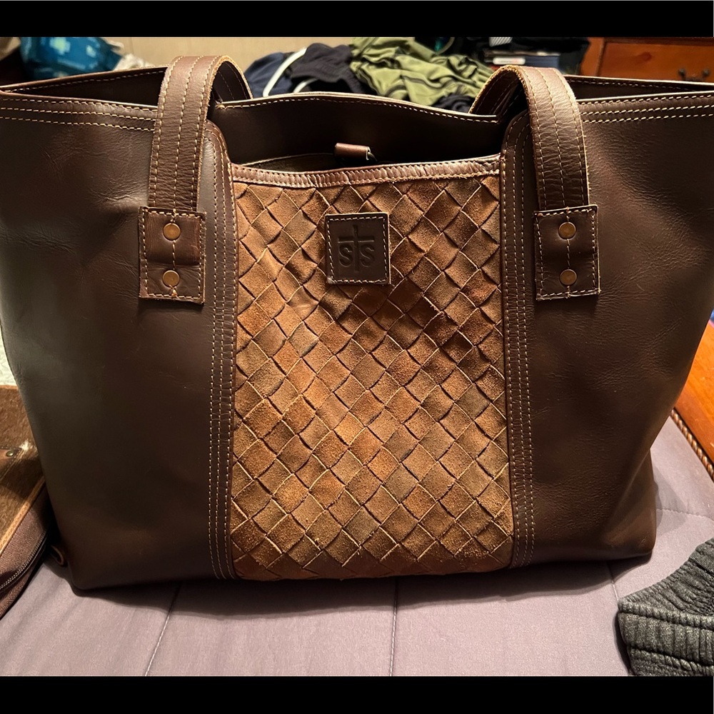 STS CONCEAL AND CARRY LEATHER TOTE